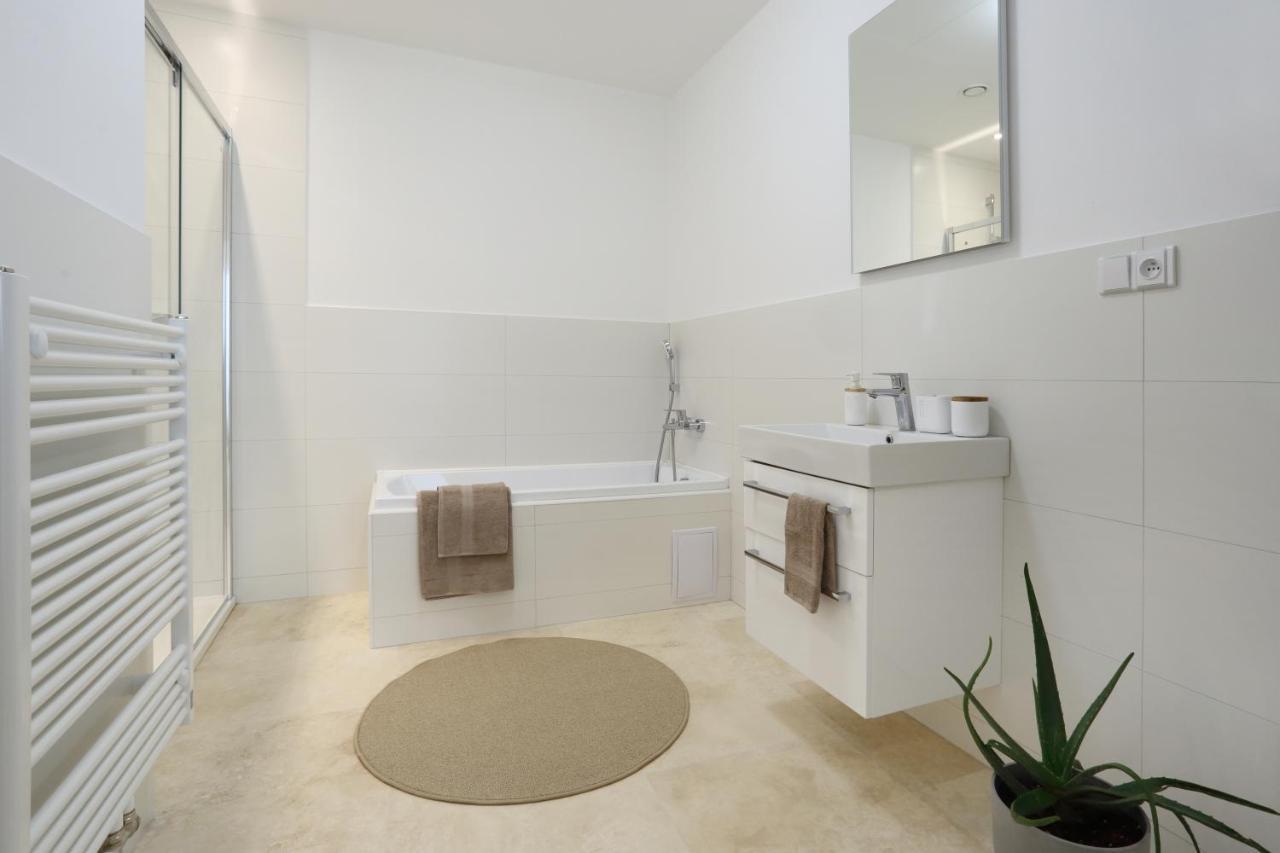 Apartmany Omega Lanskroun Ngoại thất bức ảnh