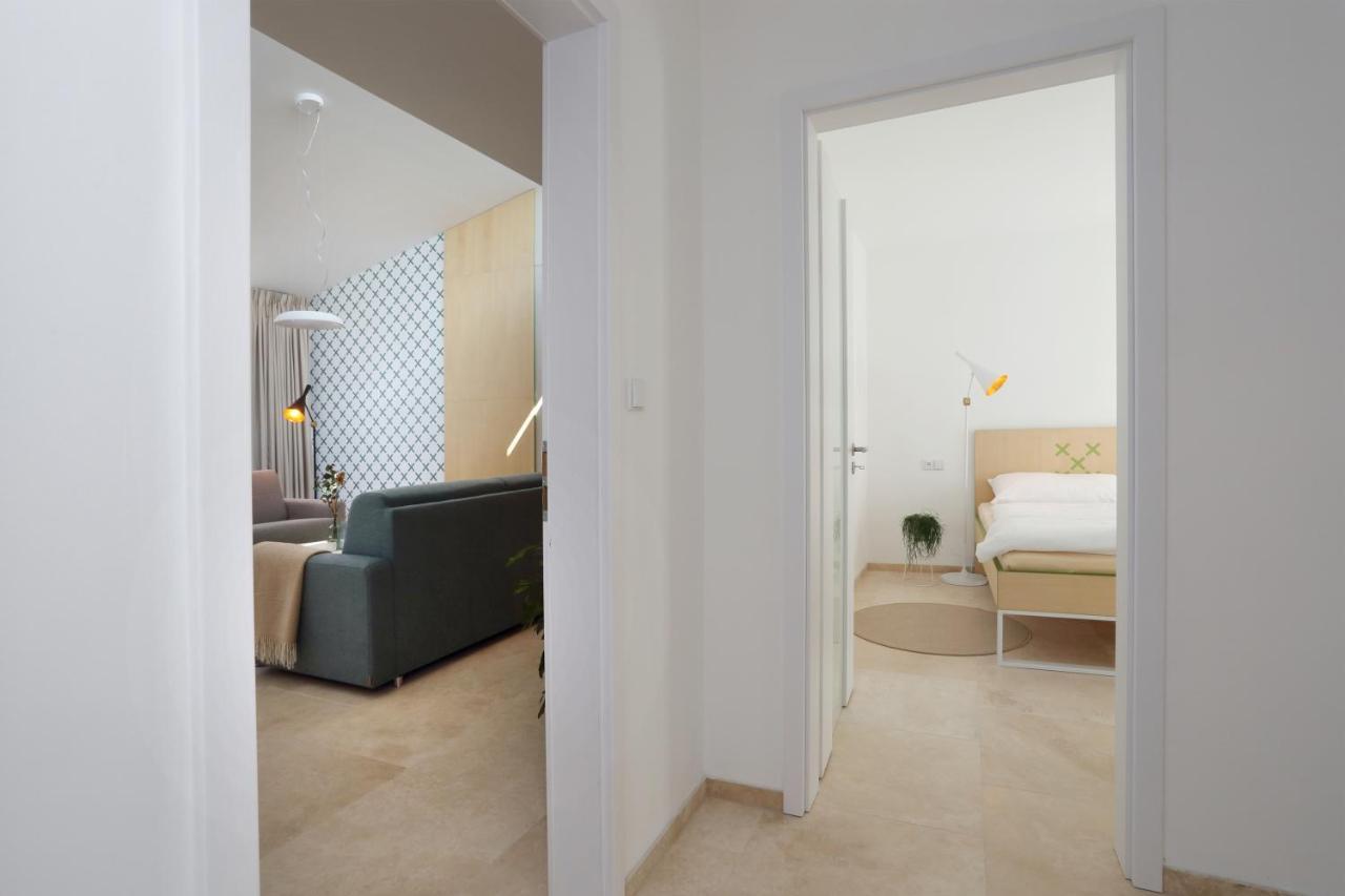 Apartmany Omega Lanskroun Ngoại thất bức ảnh