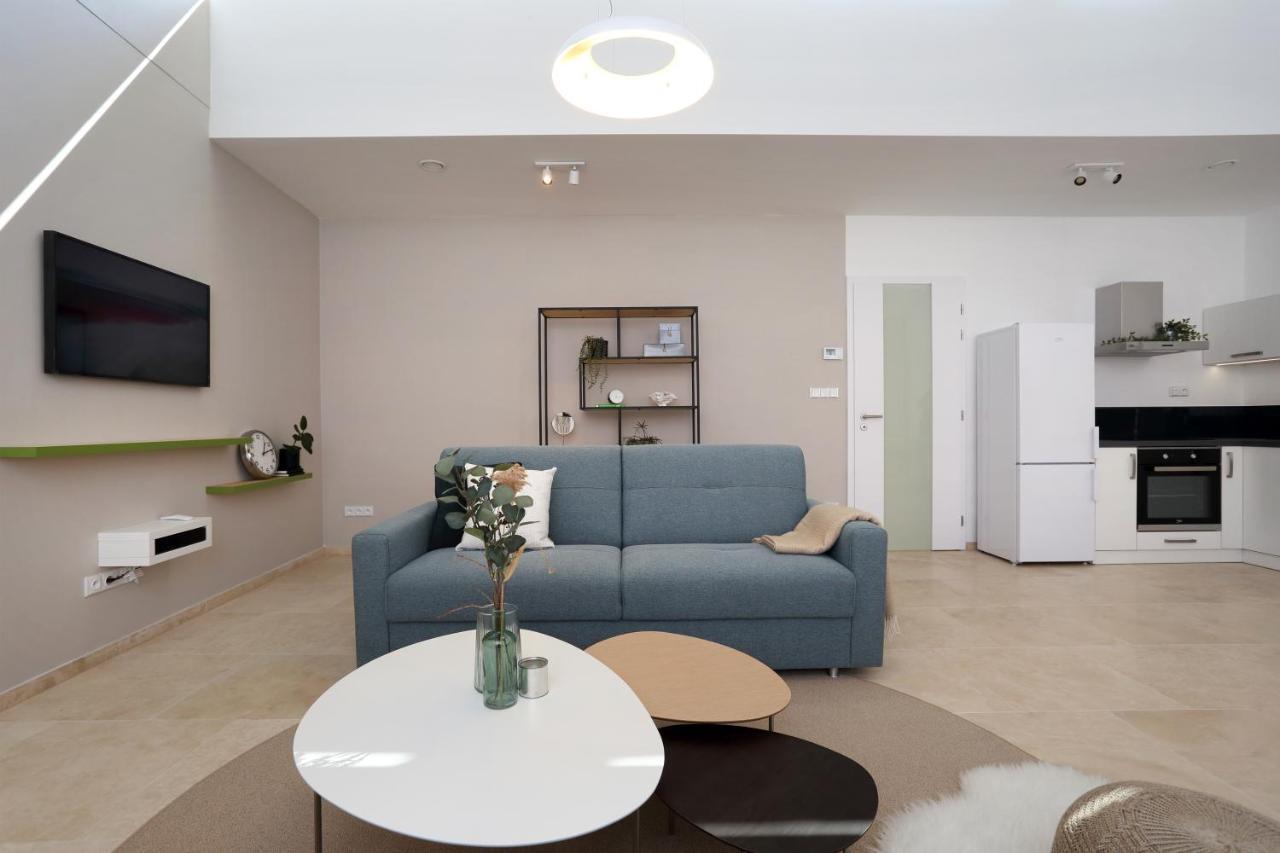 Apartmany Omega Lanskroun Ngoại thất bức ảnh